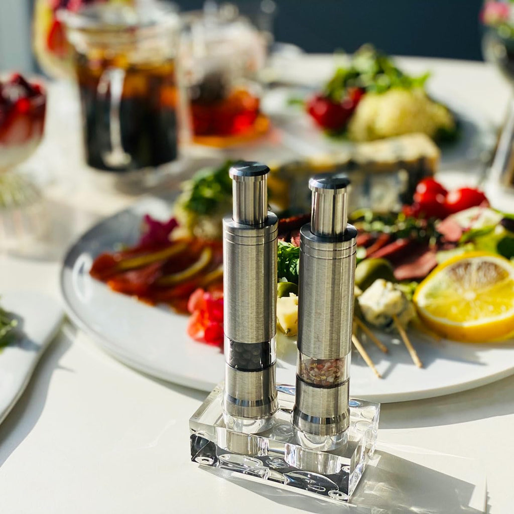 One-Hand Salt & Pepper Grinder Set